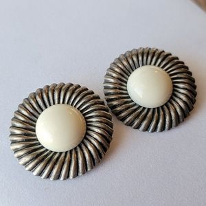 Vintage Ribbed Disc Earrings Silver Tone